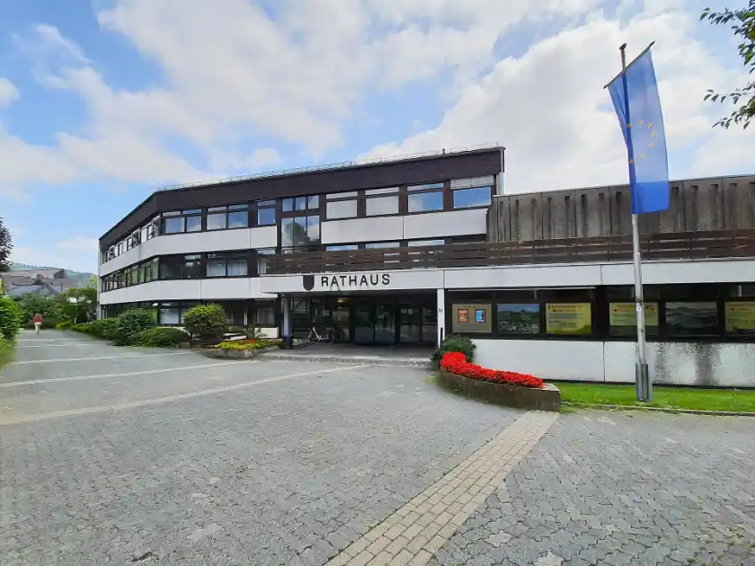 Polizeipräsenz bei Nacht in Bad Laasphe – Symbolbild
