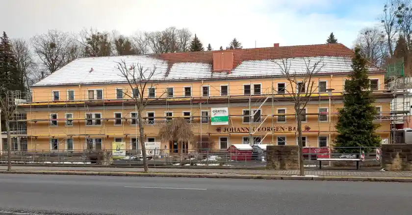 Polizeipräsenz bei Nacht in Berggießhübel – Symbolbild