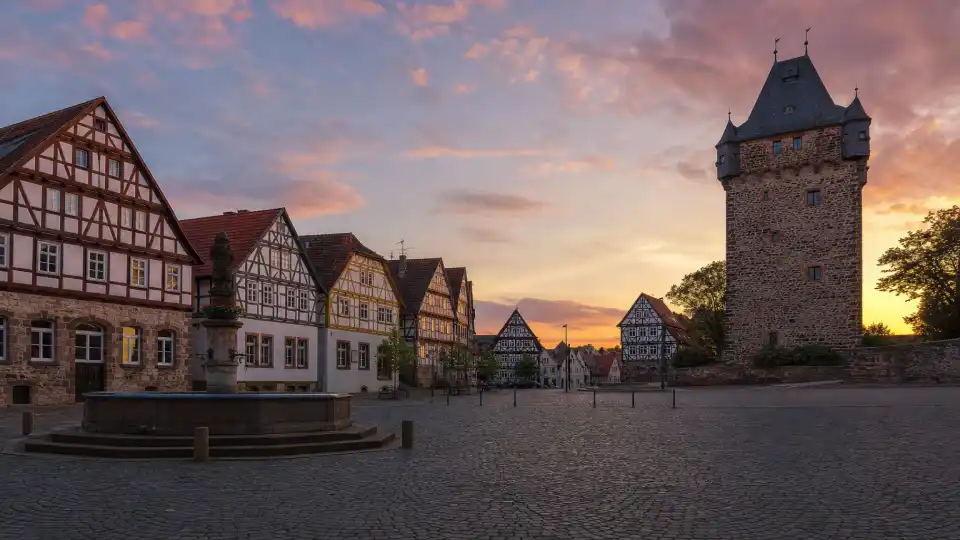 Polizeipräsenz bei Nacht in Butzbach – Symbolbild