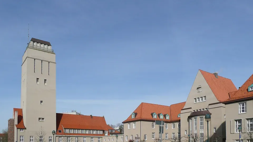 Polizeipräsenz bei Nacht in Delmenhorst – Symbolbild
