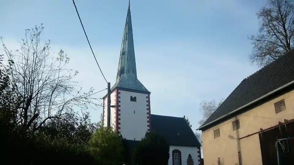 Polizeipräsenz bei Nacht in Elsdorf – Symbolbild