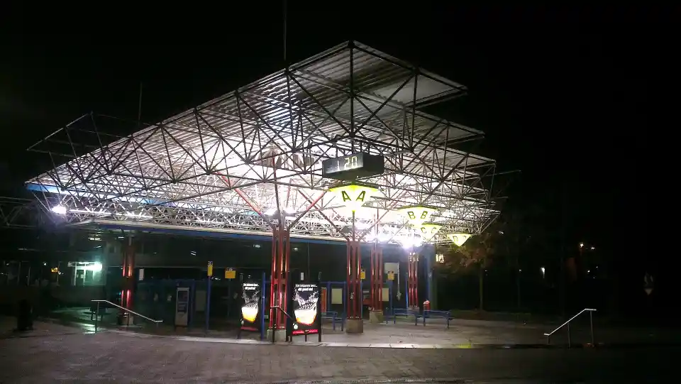 Polizeipräsenz bei Nacht in Emmen – Symbolbild