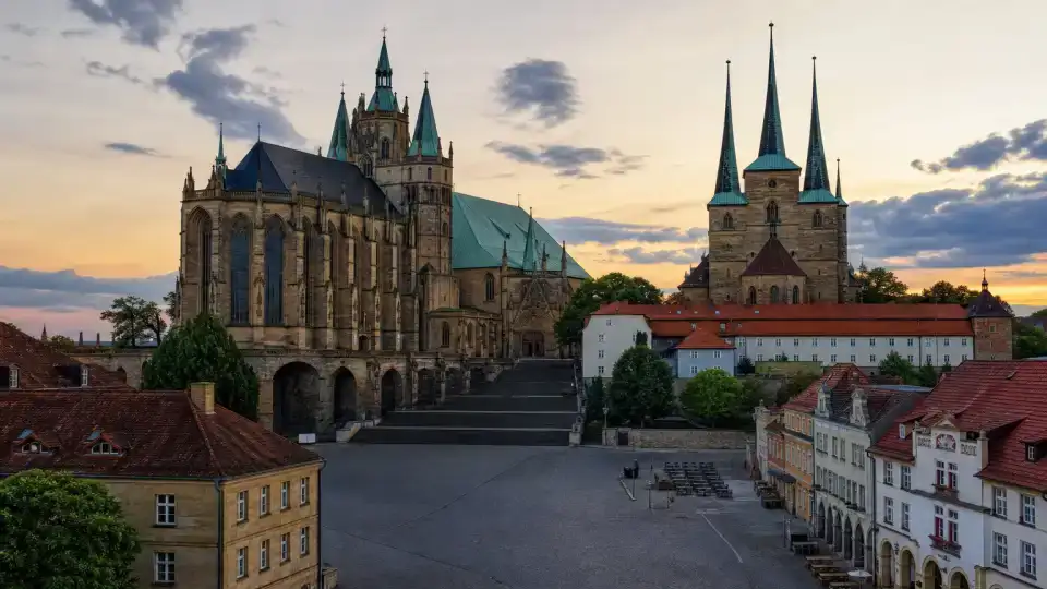 Polizeipräsenz bei Nacht in Erfurt – Symbolbild