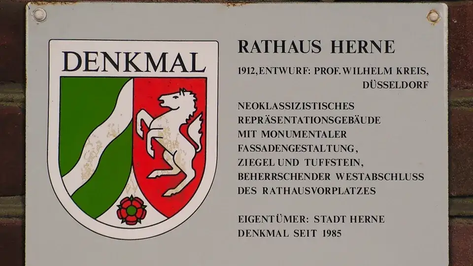 Polizeipräsenz bei Nacht in Herne – Symbolbild