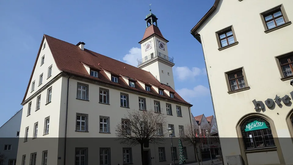 Polizeipräsenz bei Nacht in Hersbruck – Symbolbild
