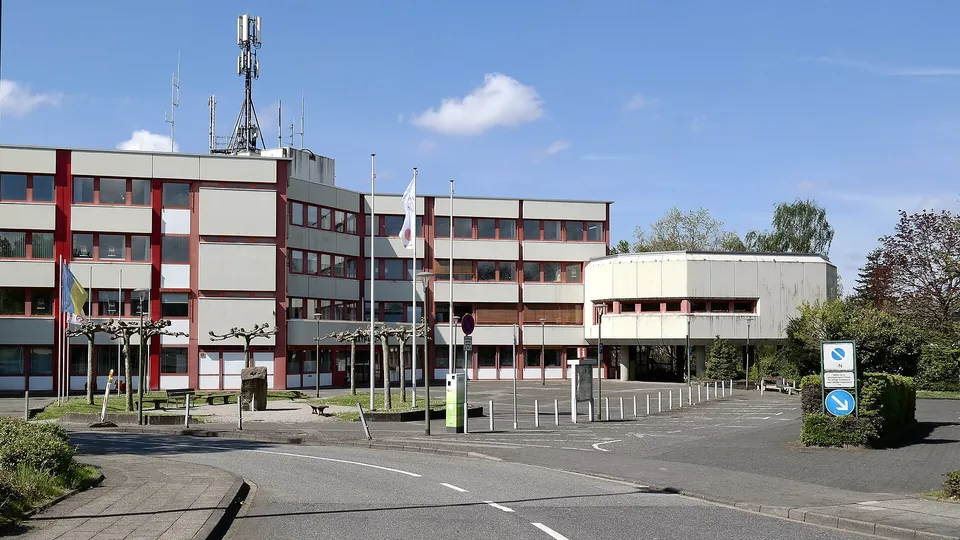 Polizeipräsenz bei Nacht in Herzogenrath – Symbolbild