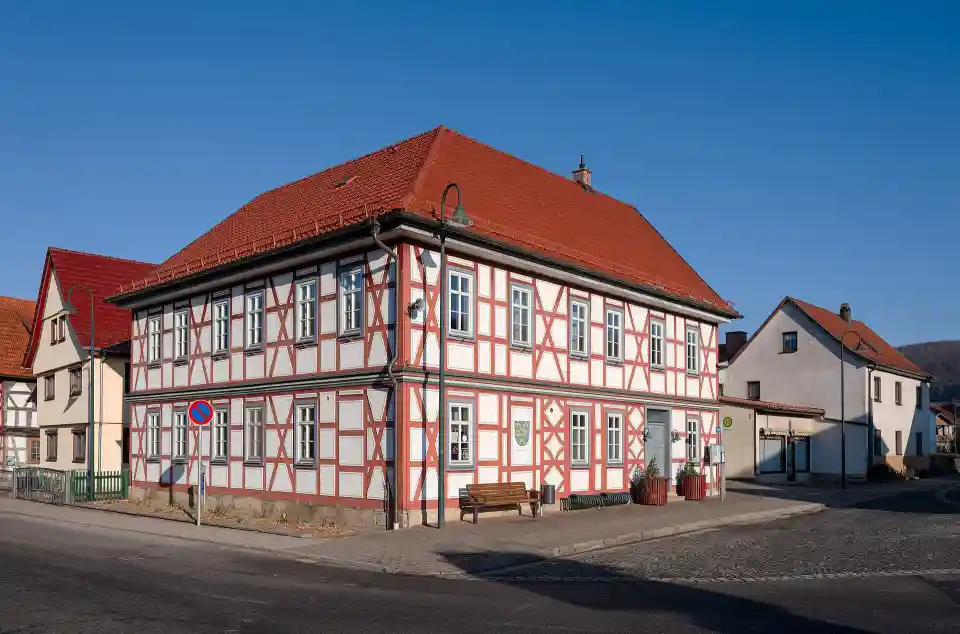 Polizeipräsenz bei Nacht in Jüchsen – Symbolbild