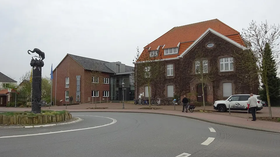 Polizeipräsenz bei Nacht in Kleve-Kranenburg – Symbolbild