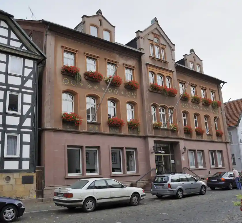 Polizeipräsenz bei Nacht in Lauterbach – Symbolbild