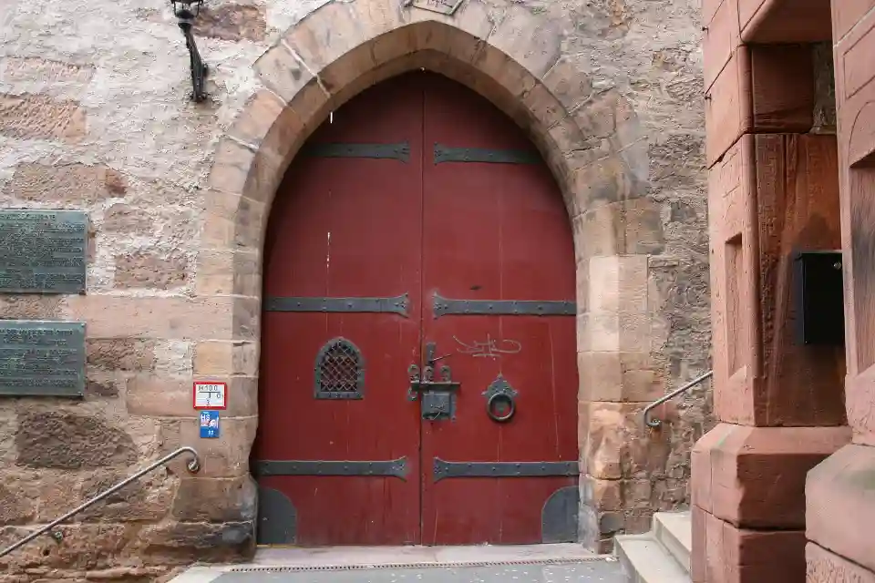 Polizeipräsenz bei Nacht in Marburg – Symbolbild