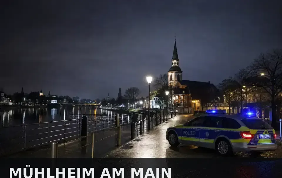 Polizeipräsenz bei Nacht in Mühlheim am Main – Symbolbild