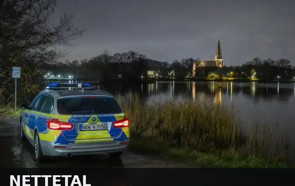 Polizeipräsenz bei Nacht in Nettetal – Symbolbild