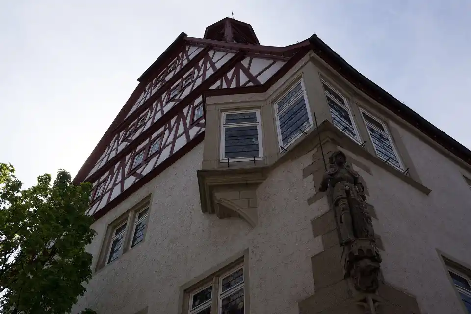 Polizeipräsenz bei Nacht in Öhringen – Symbolbild
