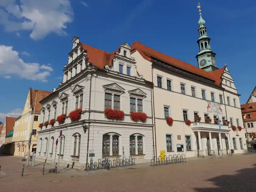 Polizeipräsenz bei Nacht in Pirna – Symbolbild