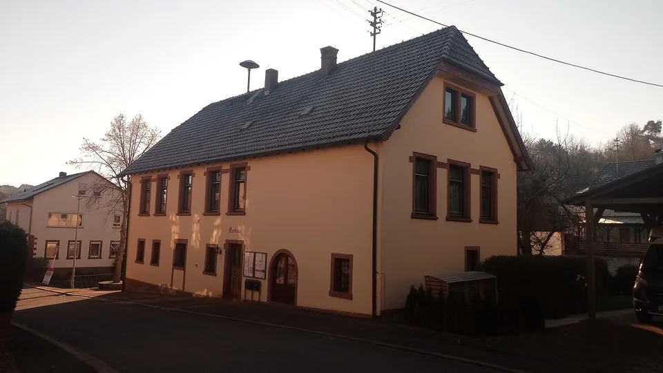 Polizeipräsenz bei Nacht in Rauenberg – Symbolbild