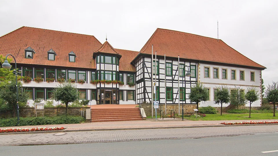 Stadtansicht von Rehburg-Loccum bei Nacht – Symbolbild zur geografischen Einordnung