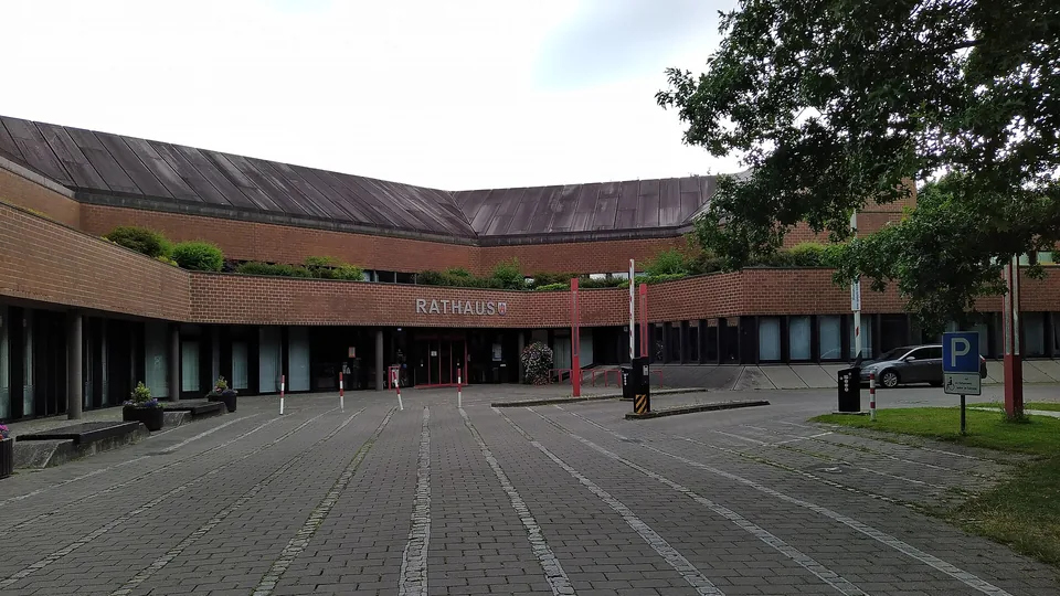 Polizeipräsenz bei Nacht in Rendsburg – Symbolbild