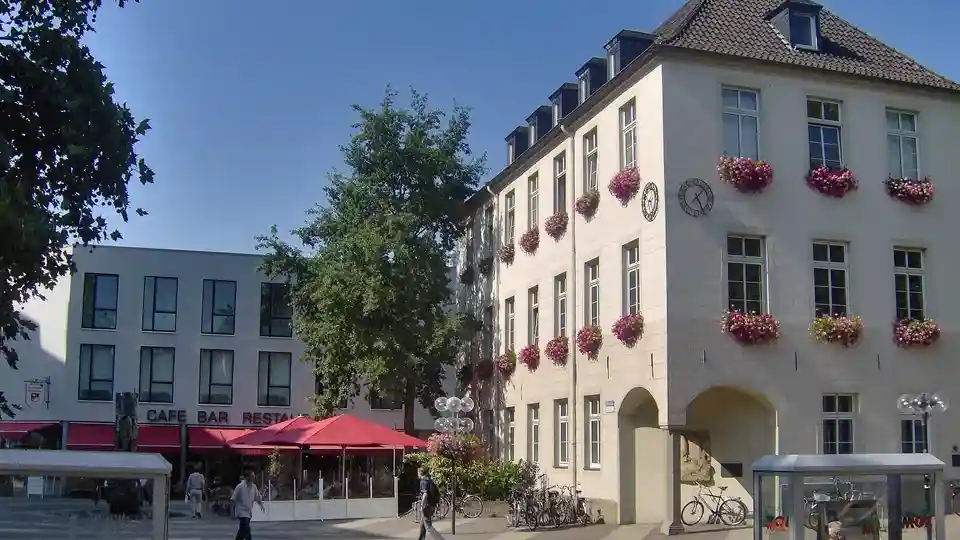 Polizeipräsenz bei Nacht in Rheine – Symbolbild