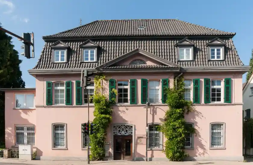 Polizeipräsenz bei Nacht in Rösrath – Symbolbild
