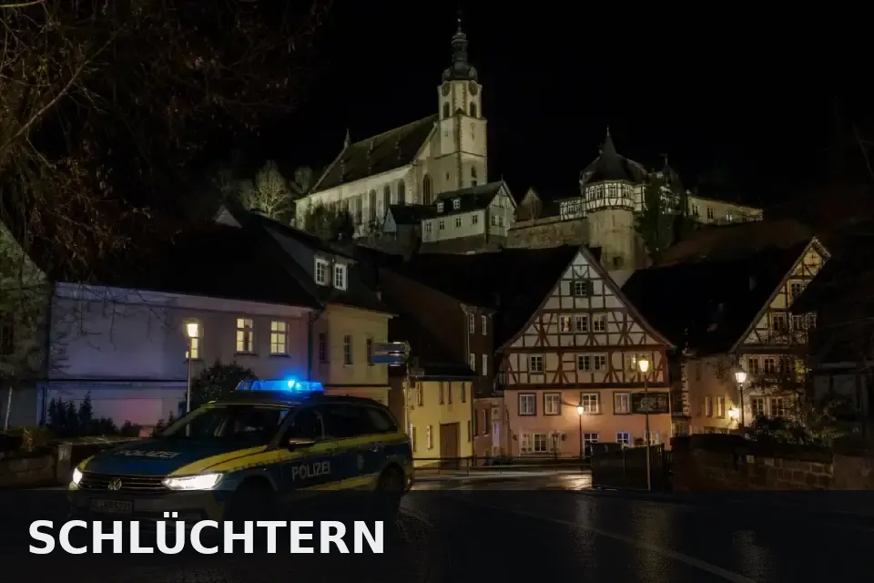 Polizeipräsenz bei Nacht in Schlüchtern – Symbolbild