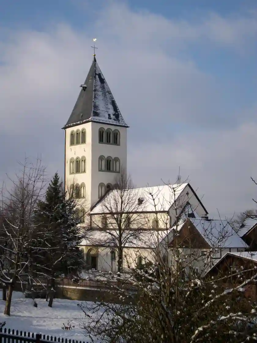 Polizeipräsenz bei Nacht in Soest-Ostönnen – Symbolbild