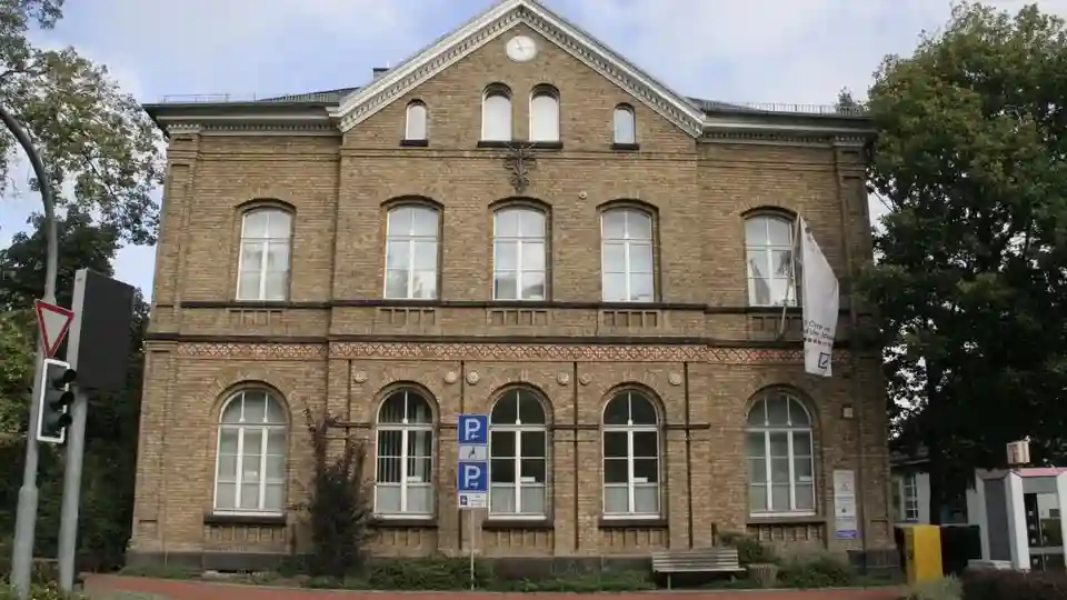 Polizeipräsenz bei Nacht in Velbert – Symbolbild