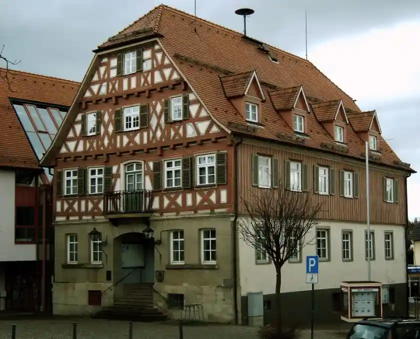 Polizeipräsenz bei Nacht in Welzheim – Symbolbild