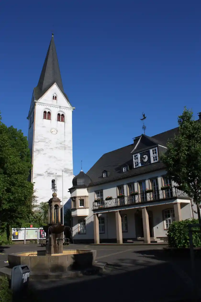 Polizeipräsenz bei Nacht in Wiehl – Symbolbild